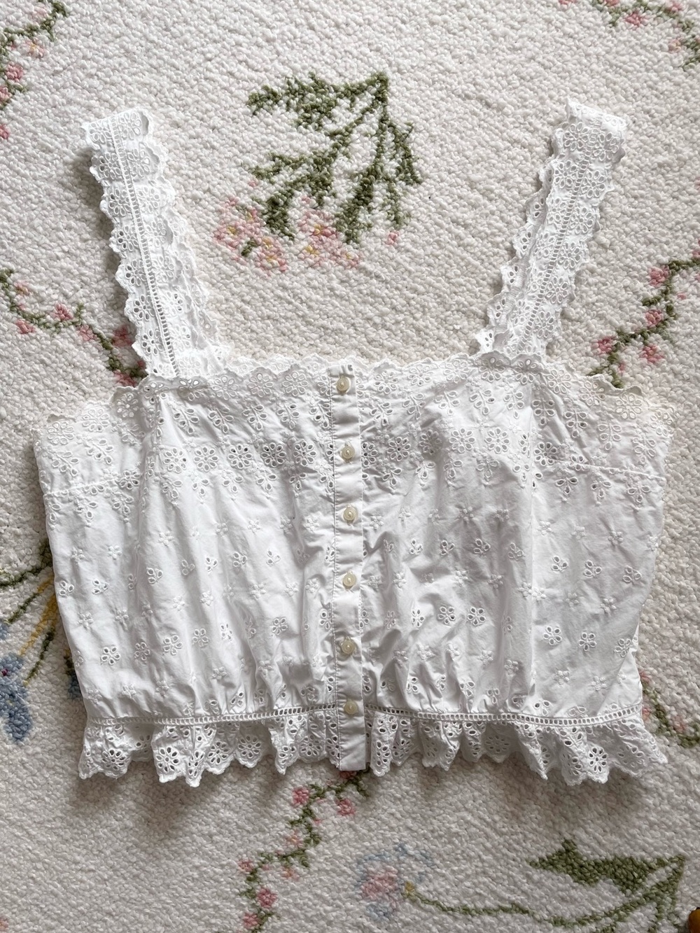 Gap x DÔEN Eyelet Crop Top - Picture 2 of 8